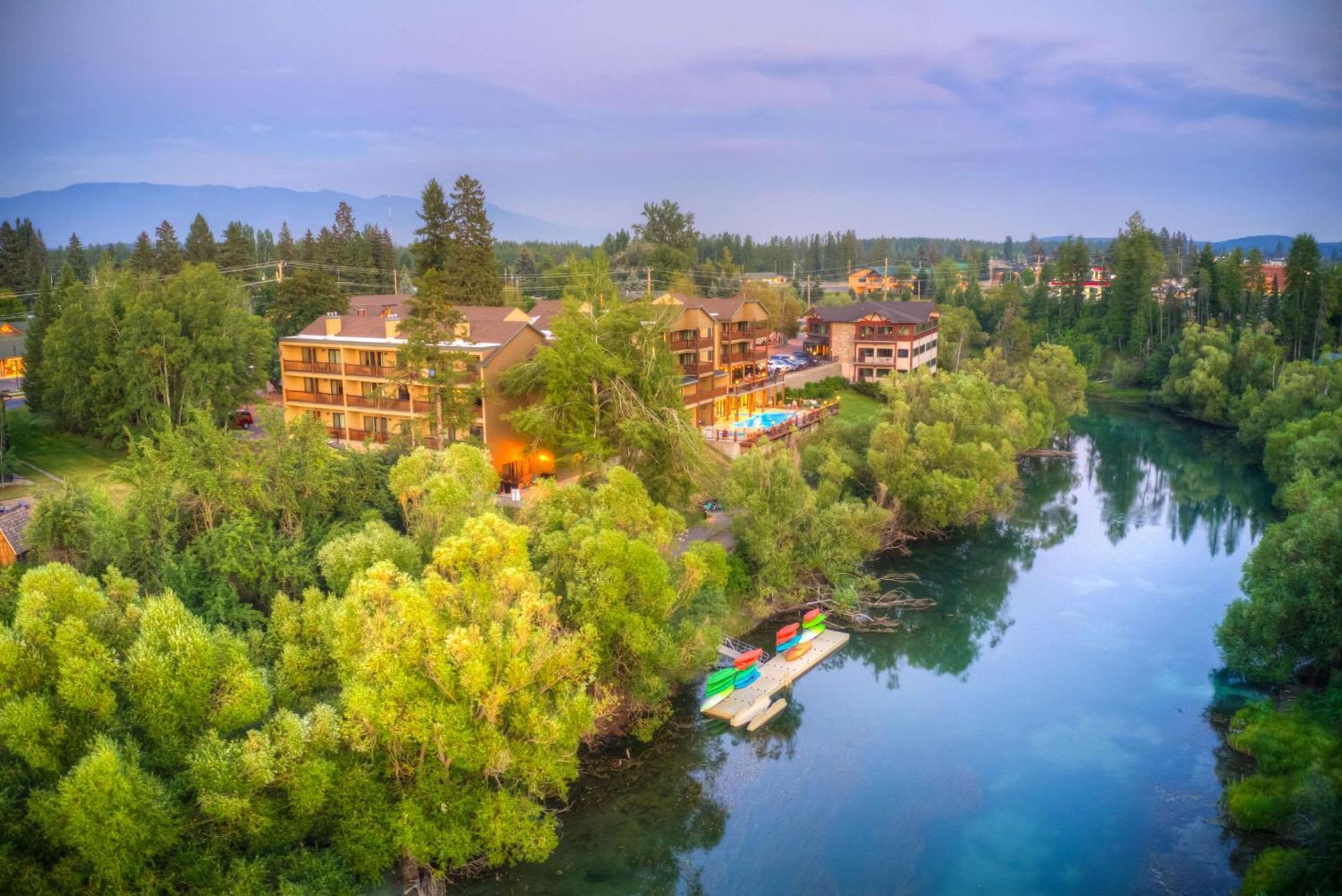 The Pine Lodge On Whitefish River Exterior photo