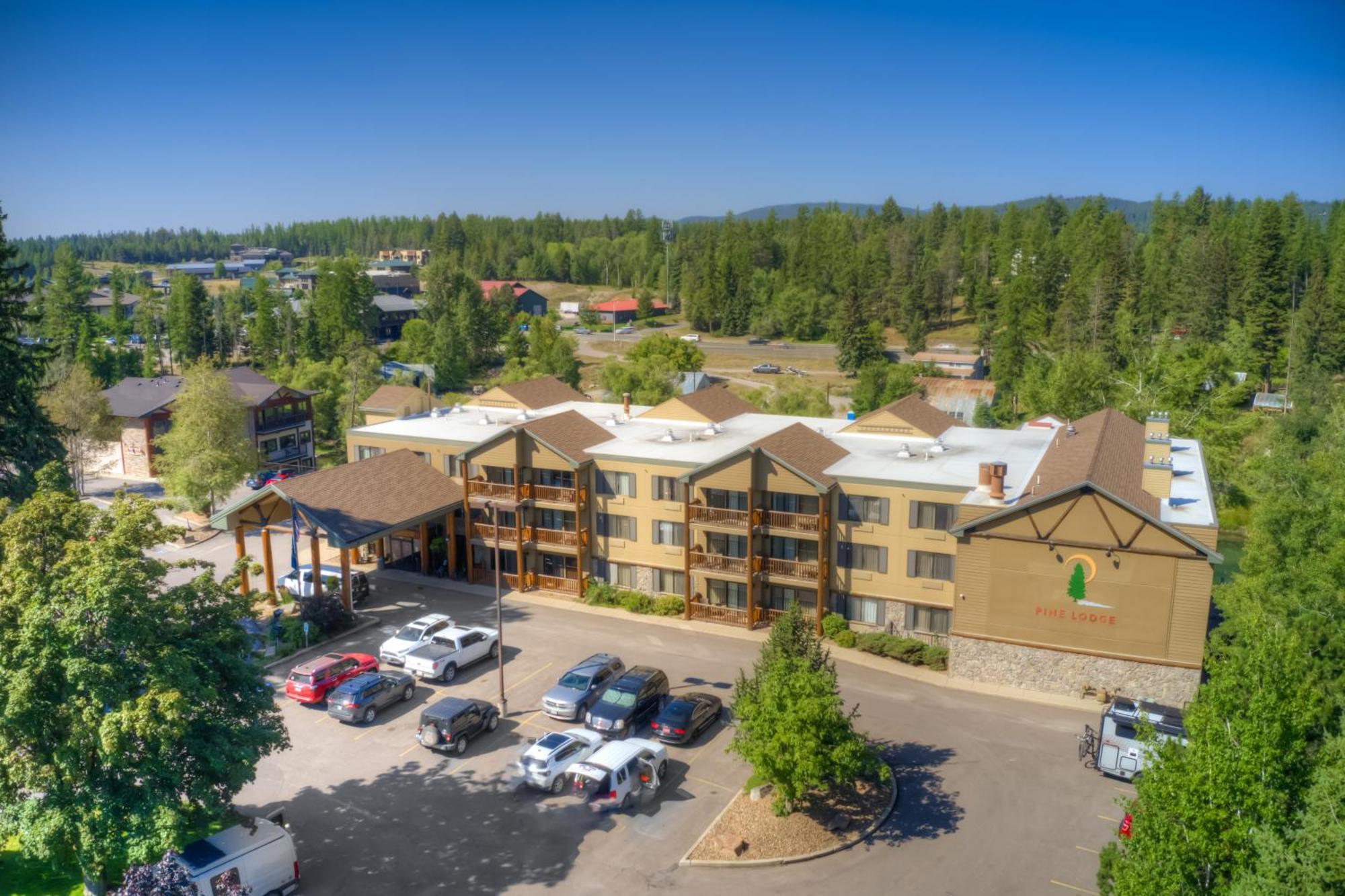 The Pine Lodge On Whitefish River Exterior photo